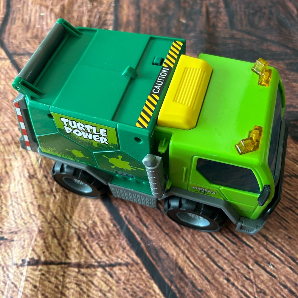 Turtle Power Green Toy Truck‎